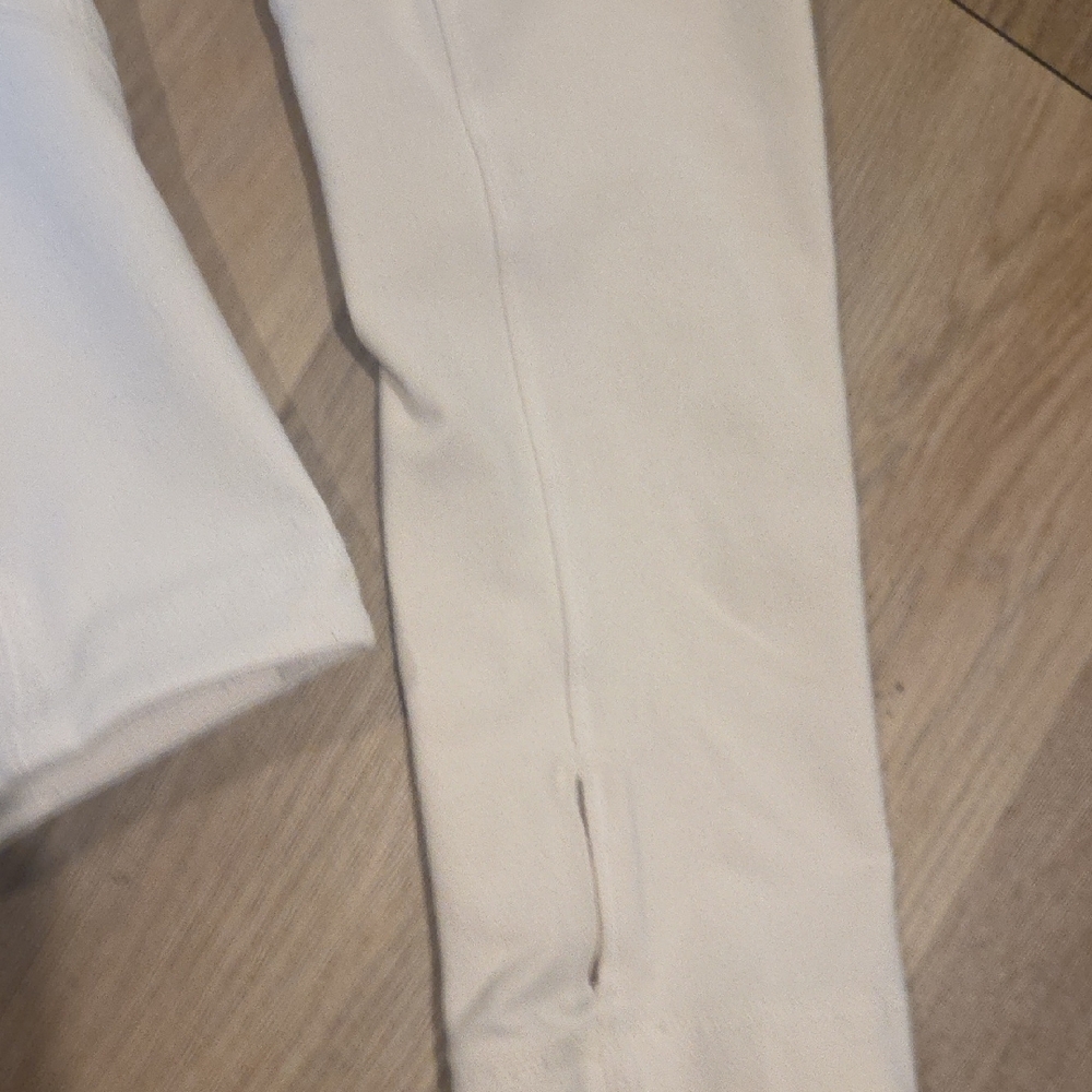 Lululemon Athletica Women's White Ski Jacket - Picture 3 of 9